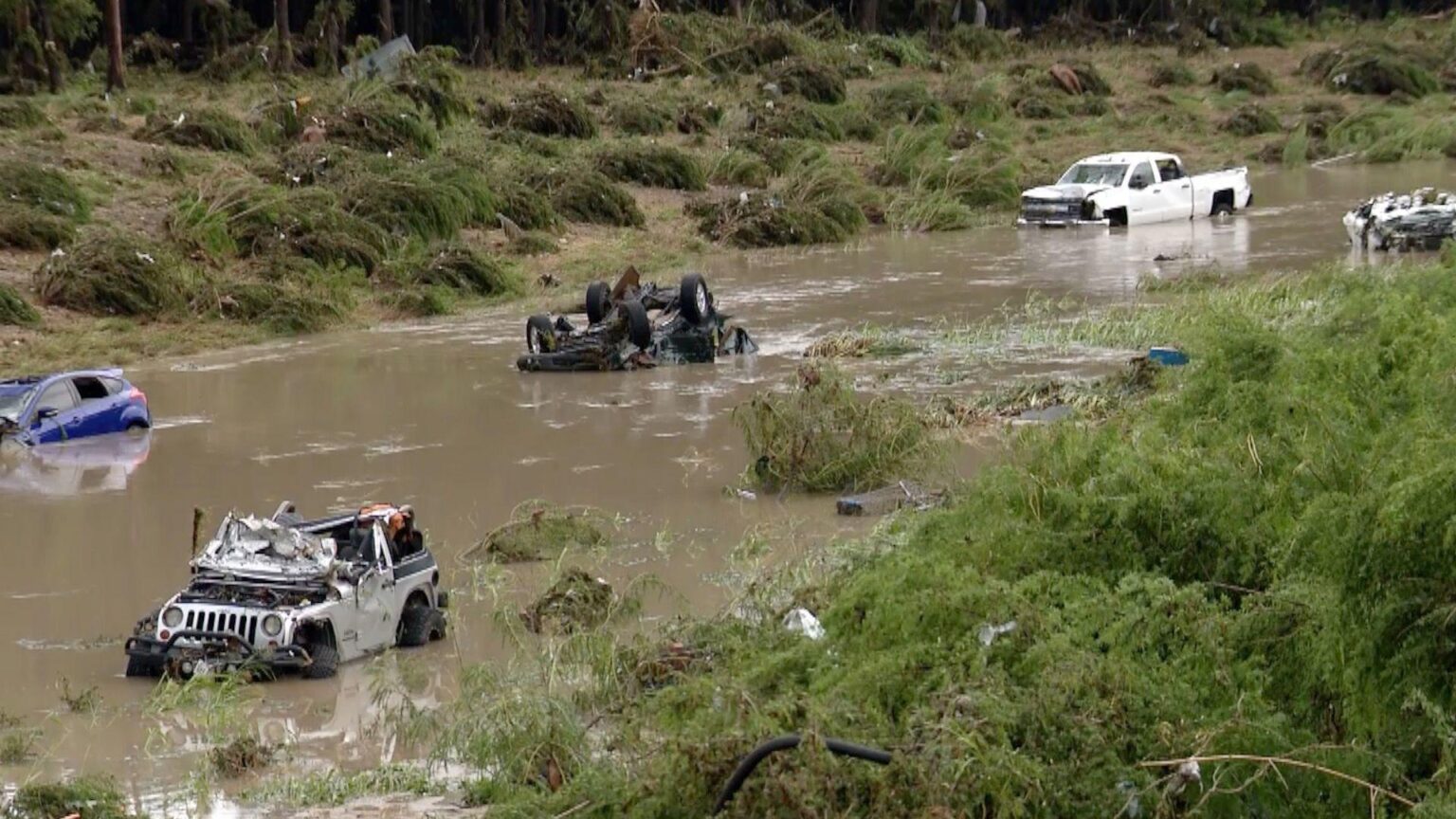 Deadly San Antonio Floods Sweep Away 15 Vehicles, Leaving 8 Dead and 6 Missing – sanantonio365.info