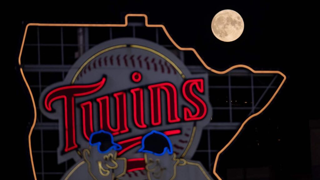 Astros and Mariners Show Strong Interest in Versatile Defender – houston365.info