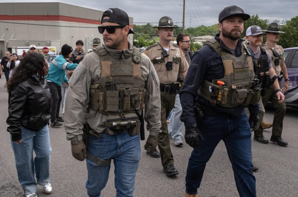 Dramatic Showdown Erupts Between ICE Agents and Masked Mob Outside Blue City Immigration Court – sanfrancisco365.info