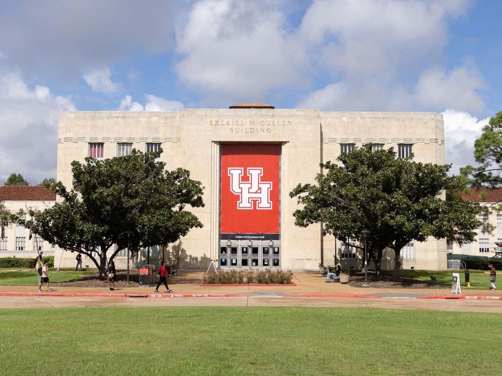 University of Houston Soars in Latest U.S. News College Rankings – houston365.info