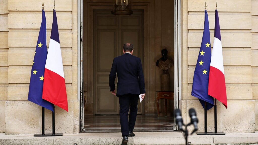 France Enters Turmoil as Macron’s New Prime Minister Resigns – news-france.info