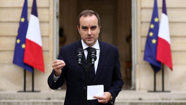 Bargaining and Backstabbing: Unraveling the Strategies Behind France’s Political Deadlock – news-france.info