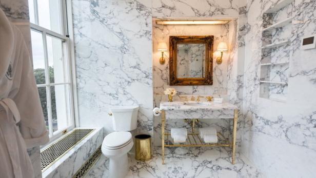 Inside Trump’s Stunning Marble and Gold Makeover of the White House Lincoln Bathroom – news-usa.info
