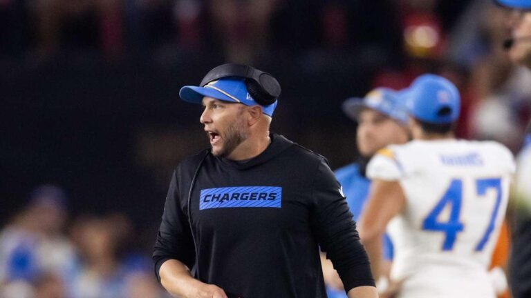 Chargers Hit with Unexpected Retirement Shock at NFL Trade Deadline – Breaking News & Impact Analysis – losangeles365.info