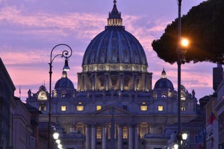 Vance Urges Pope Leo to Avoid Interfering in U.S. Affairs – news-usa.info